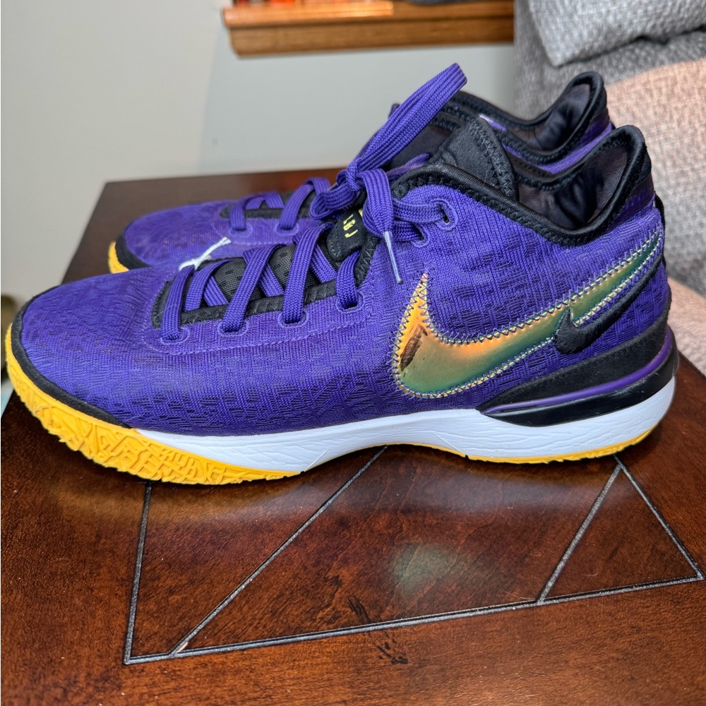 Nike‎ LeBron James LBJ Purple Gold Basketball Shoes Sneakers